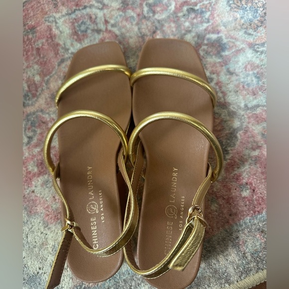 Chinese Laundry Skippy Platform Slingback Sandal gold size 9 - Picture 3 of 8